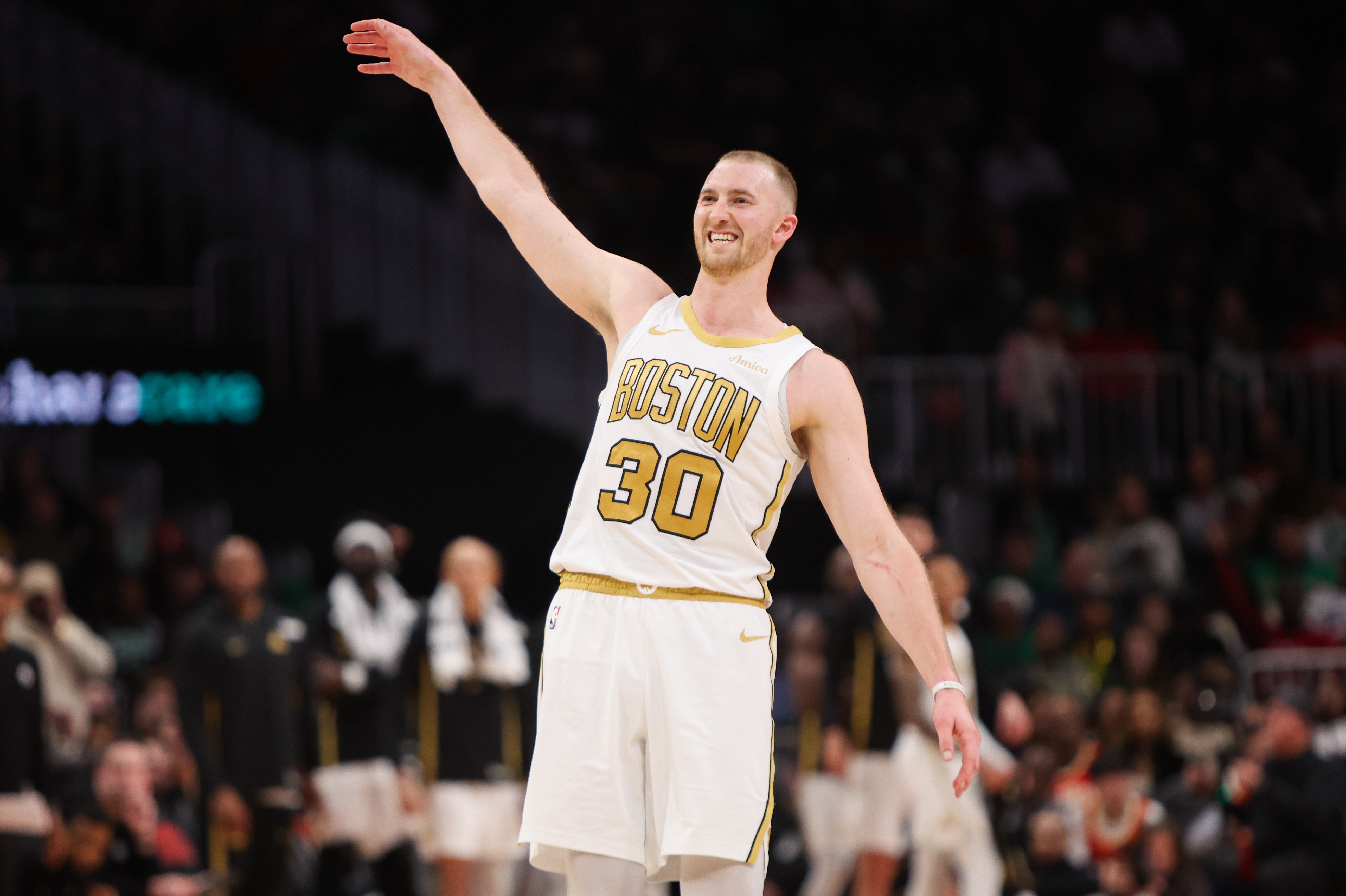 jrs低调看高清直播-真准啊！豪泽8中6&amp;5记三分拿下17分6板3助